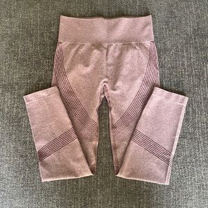 Butt lifting Yoga Leggings Size Medium